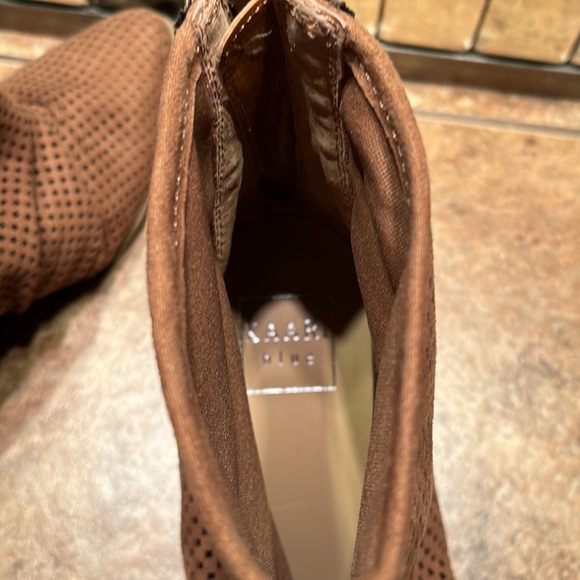 NWT Faux Suede Carmel Booties - Picture 6 of 7